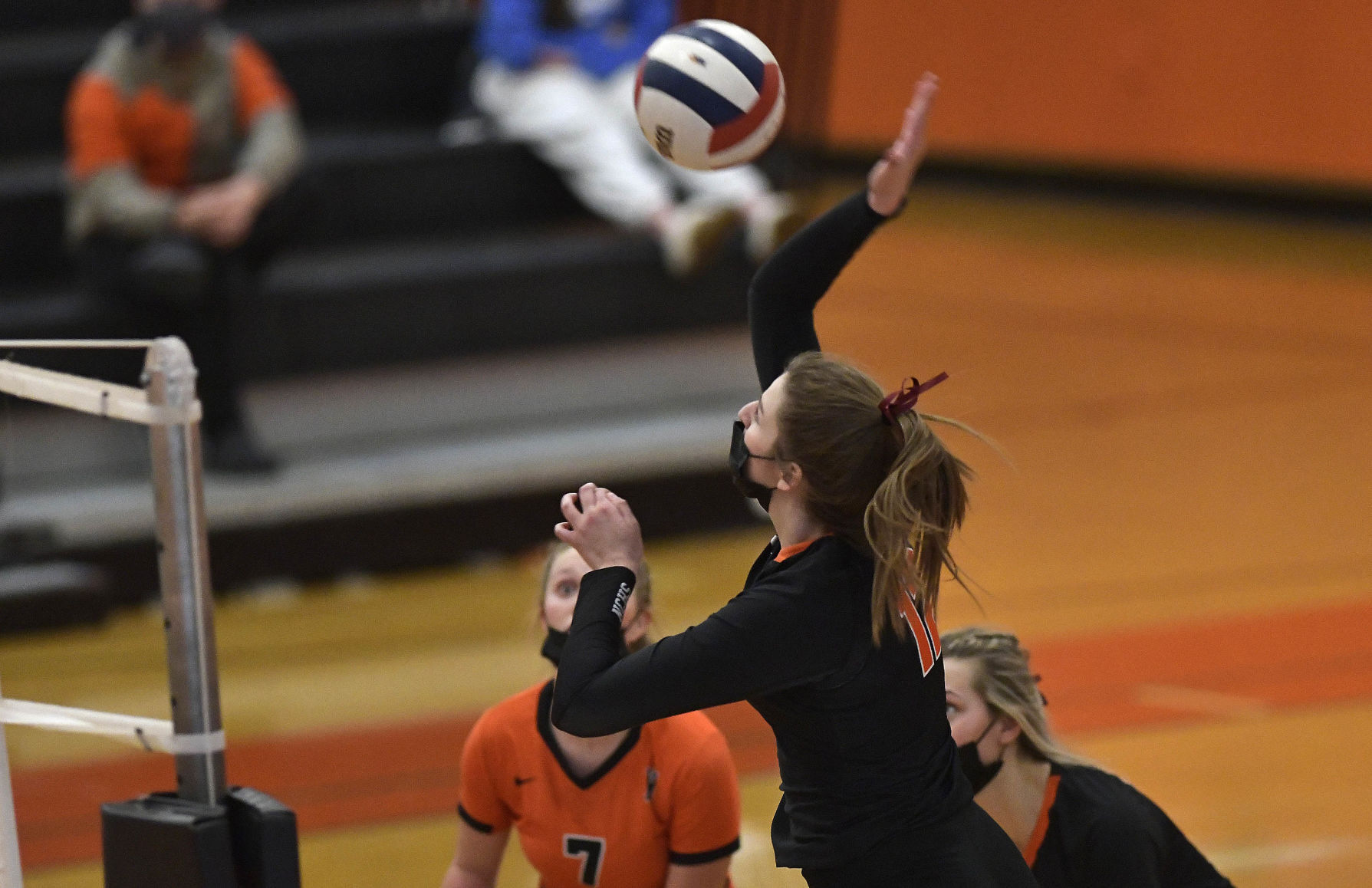 042121-blm-spt-9nchsvolley